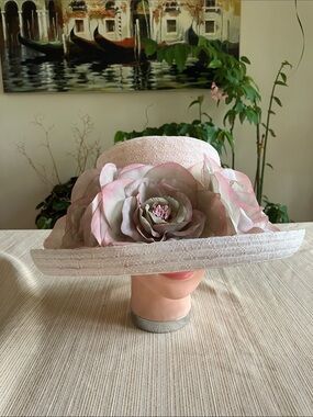 Women's Pale Beige Hat with Beige Mix Organza Floral Accents